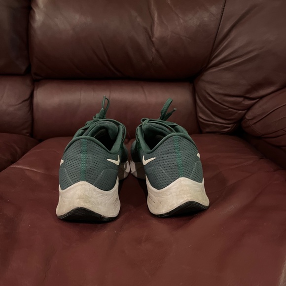 Nike Air Zoom Pegasus 38 - Picture 2 of 5